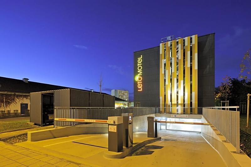 B&B Hotel Muenchen-Olympiapark Munique Exterior foto