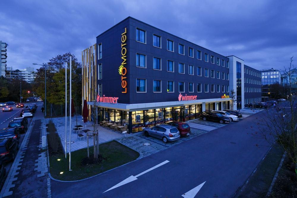 B&B Hotel Muenchen-Olympiapark Munique Exterior foto